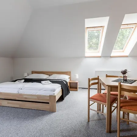 Pivovar A Grasel Apartment *