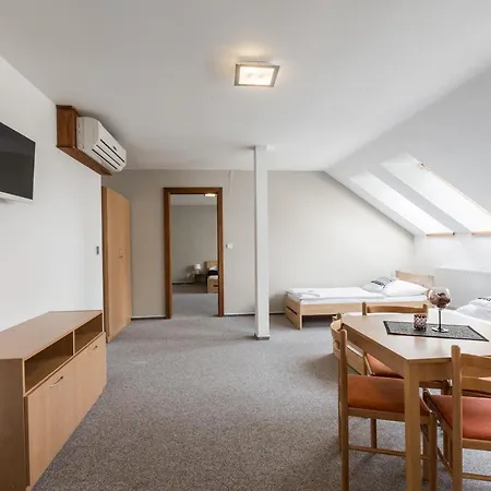Pivovar A Grasel Apartment *